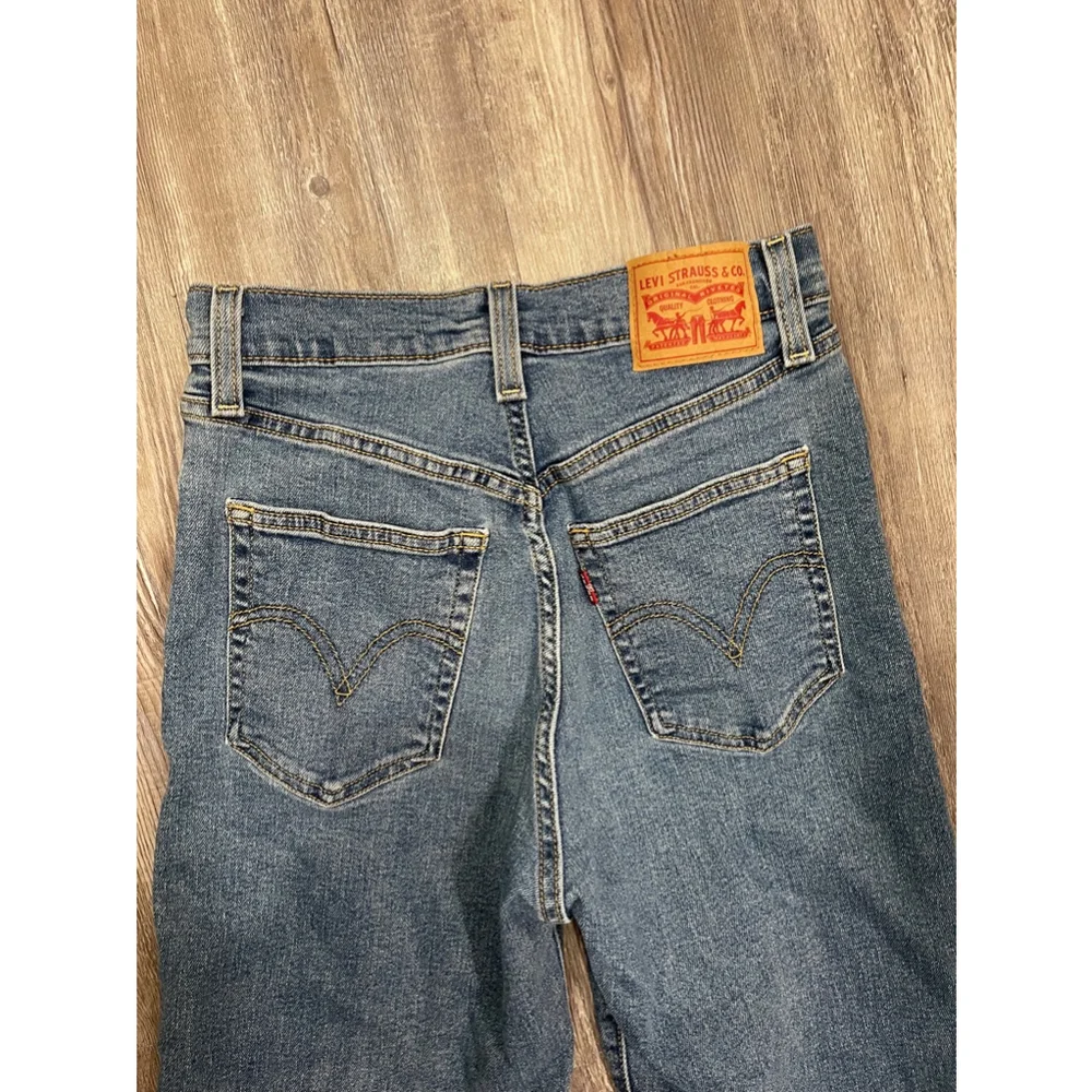 Levi's ribcage straight ankle jeans size 27 - Picture 5 of 8